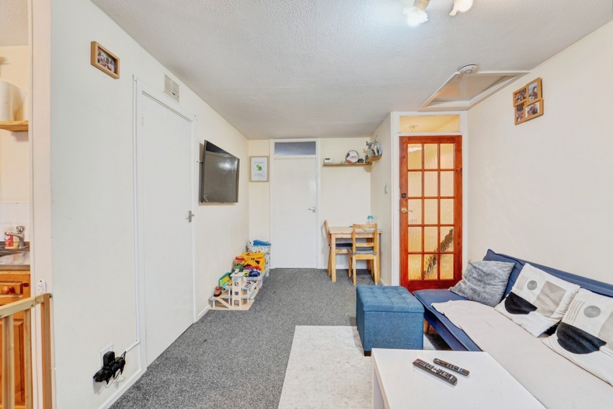 Massey Close, Bedford