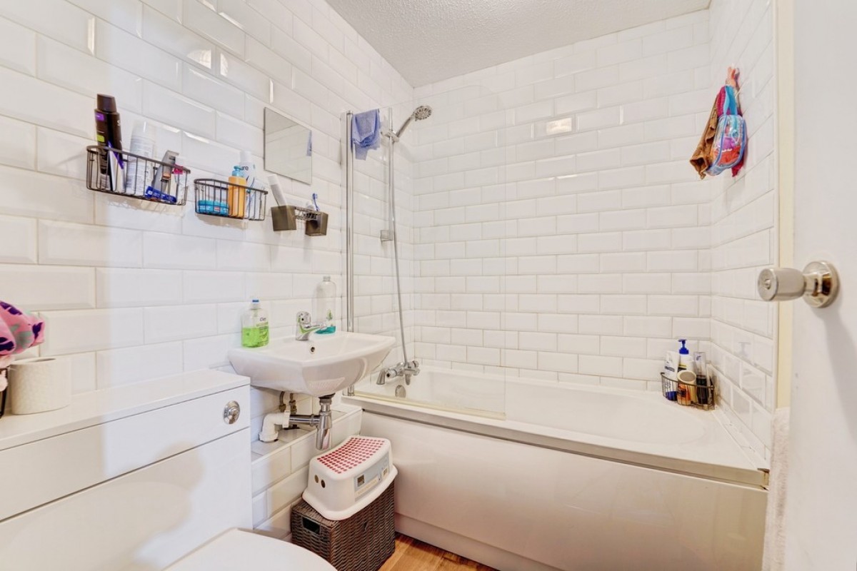 Massey Close, Bedford