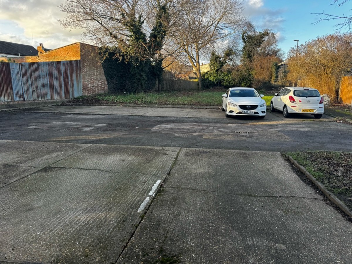 Massey Close, Bedford