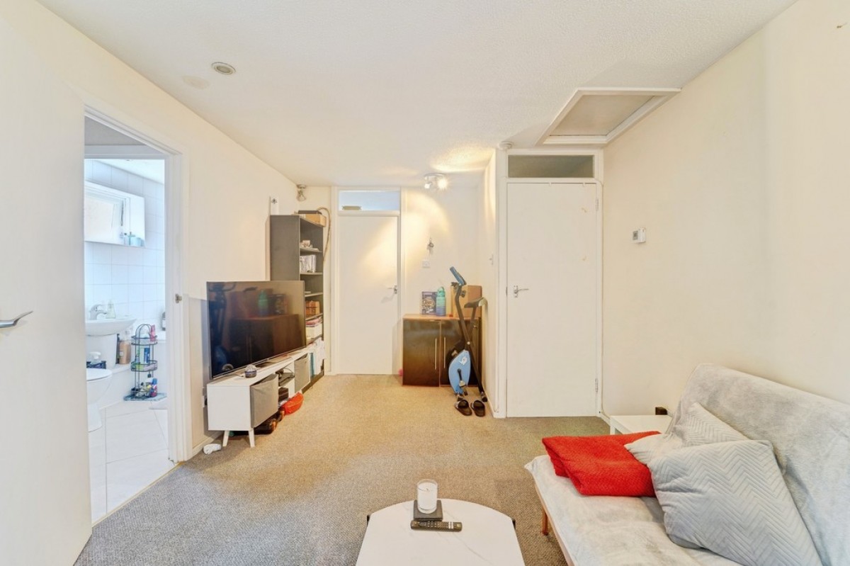 Massey Close, Bedford