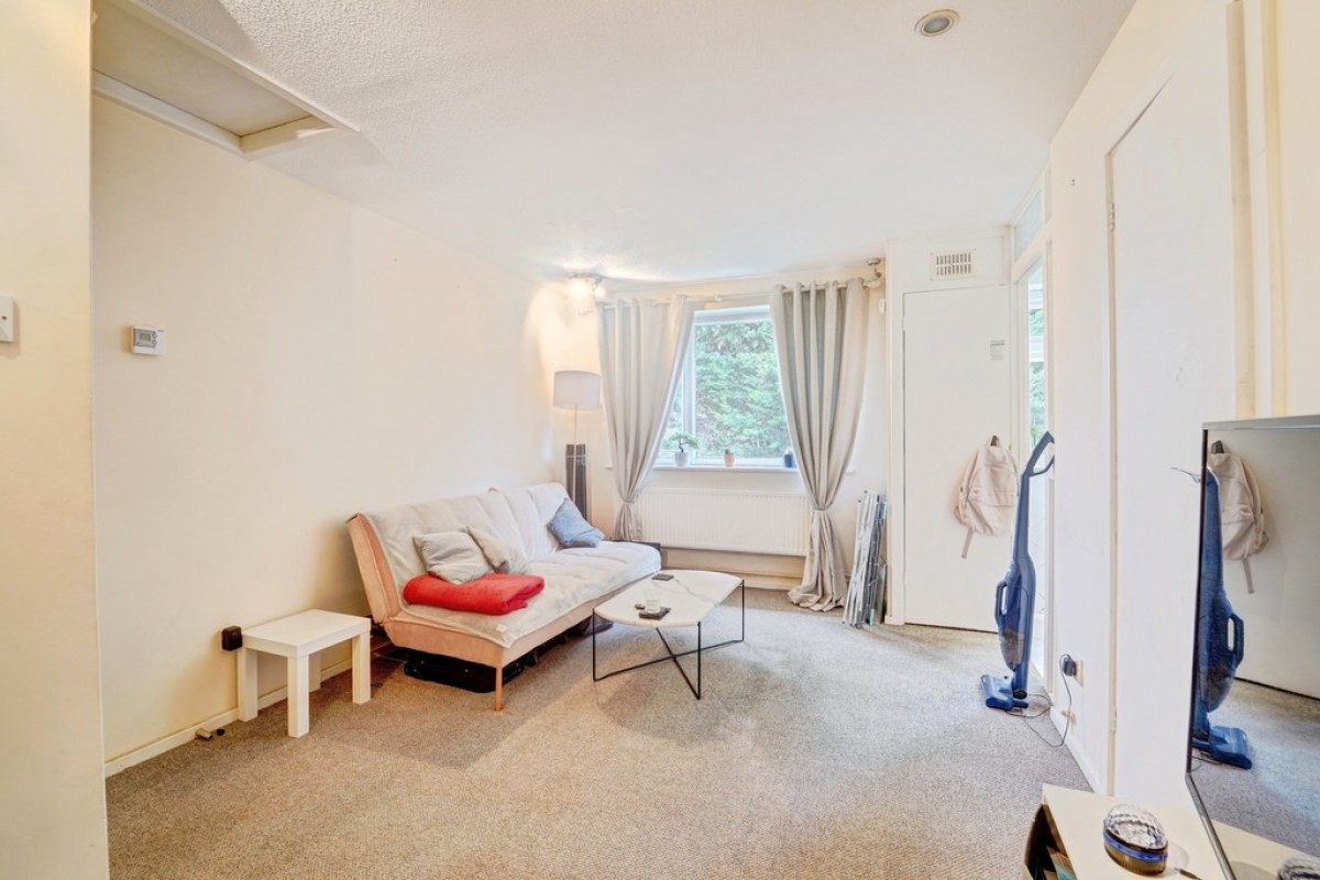 Massey Close, Bedford