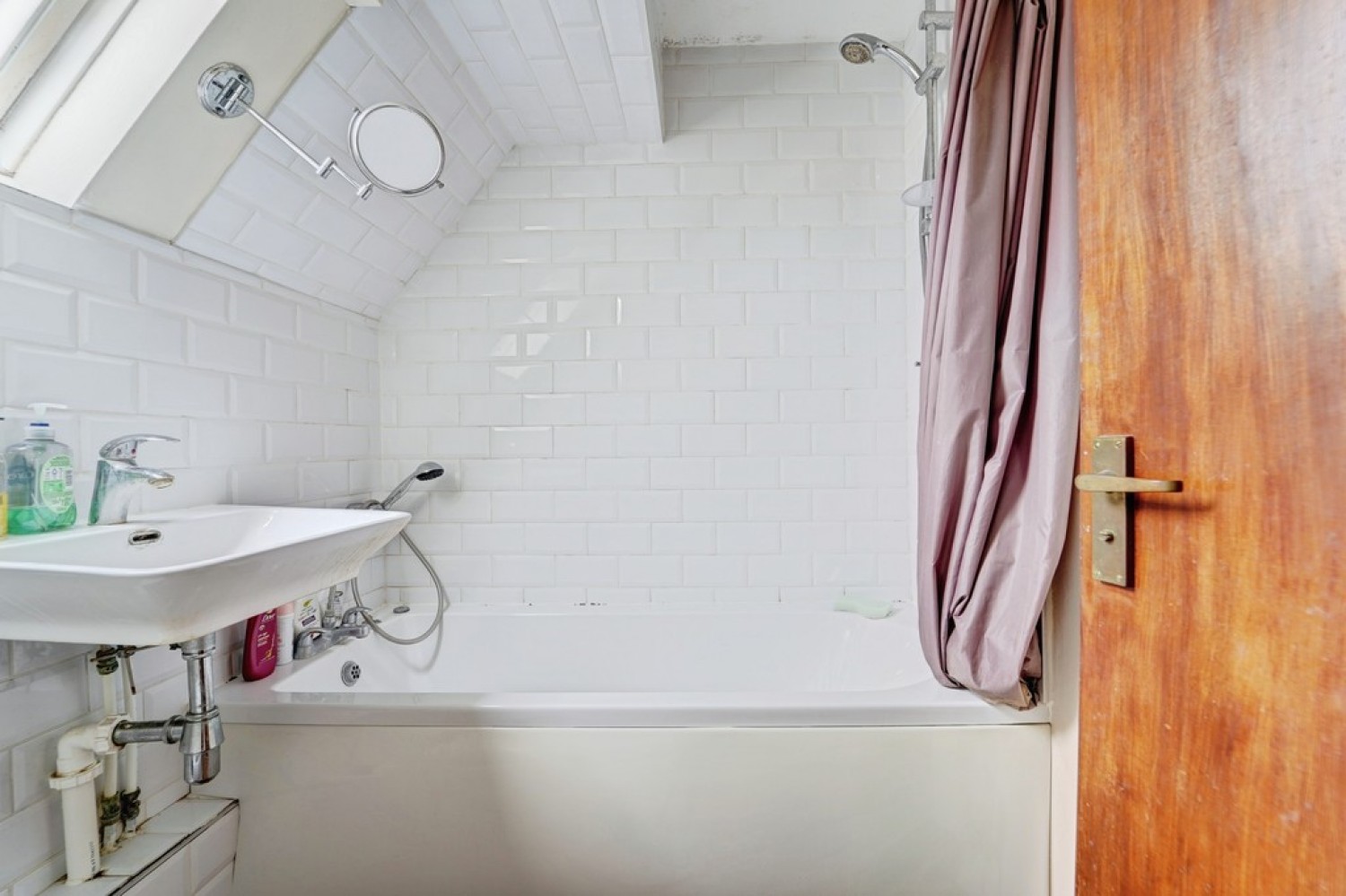 1 bedroom Flat for Sale Chestnut Gardens, The Links