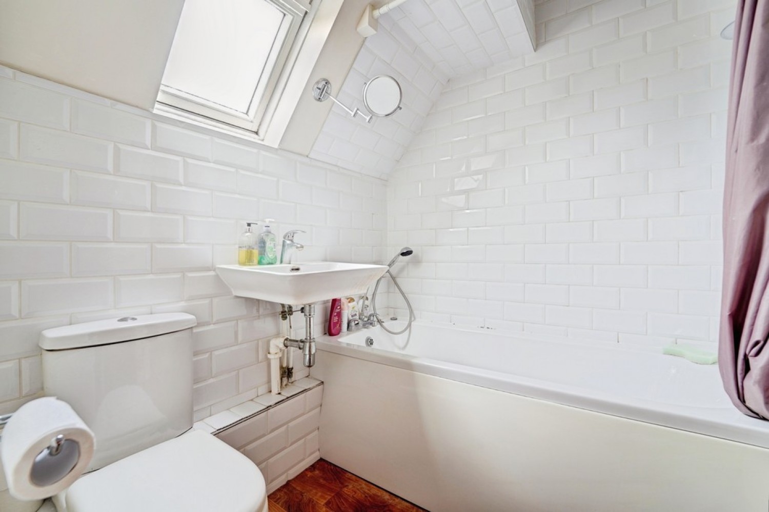 1 bedroom Flat for Sale Chestnut Gardens, The Links