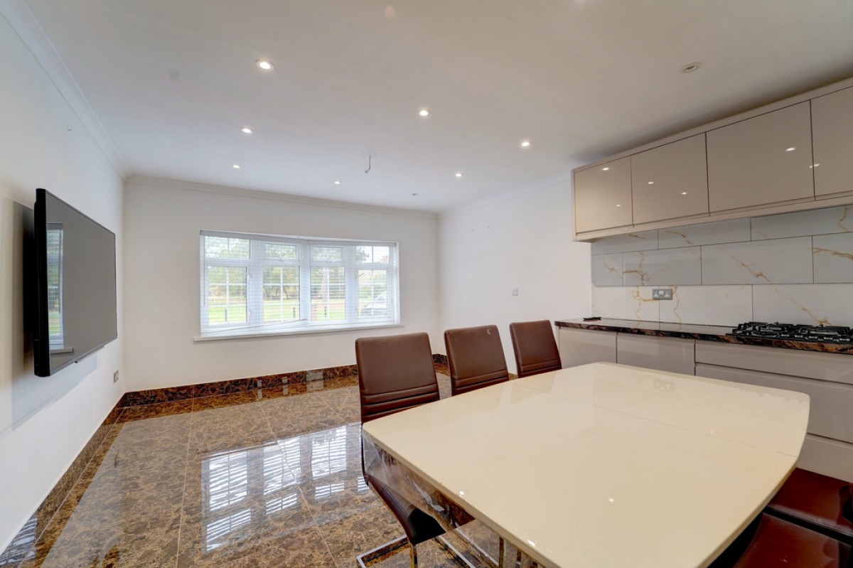 The Furlong, Bedford