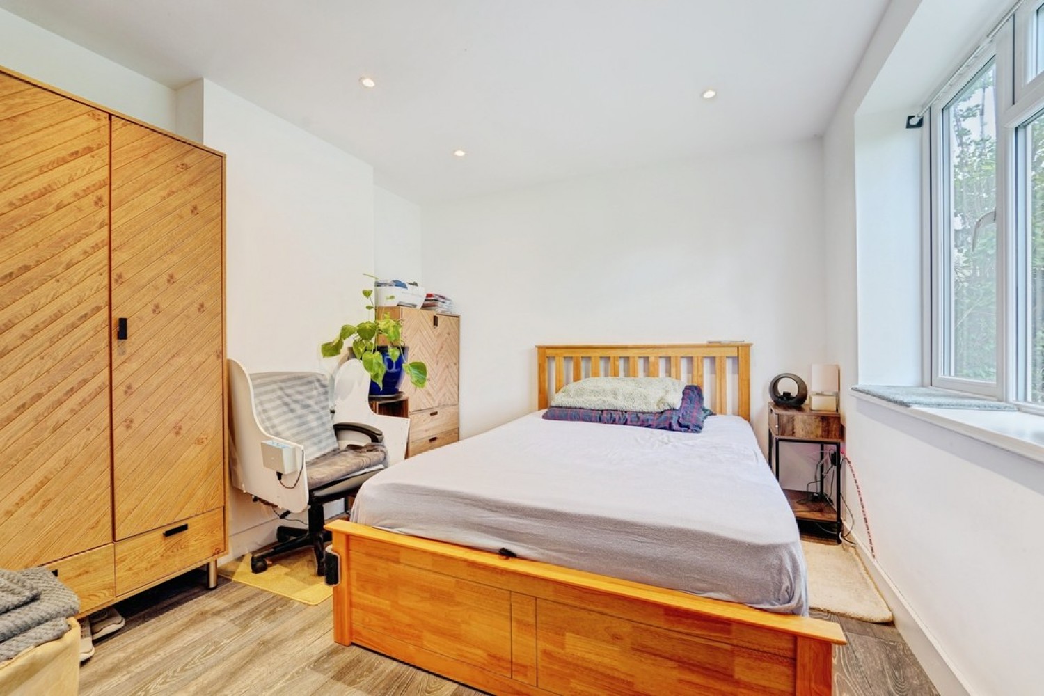 4 bedroom House for Sale Barkers Lane, Bedford