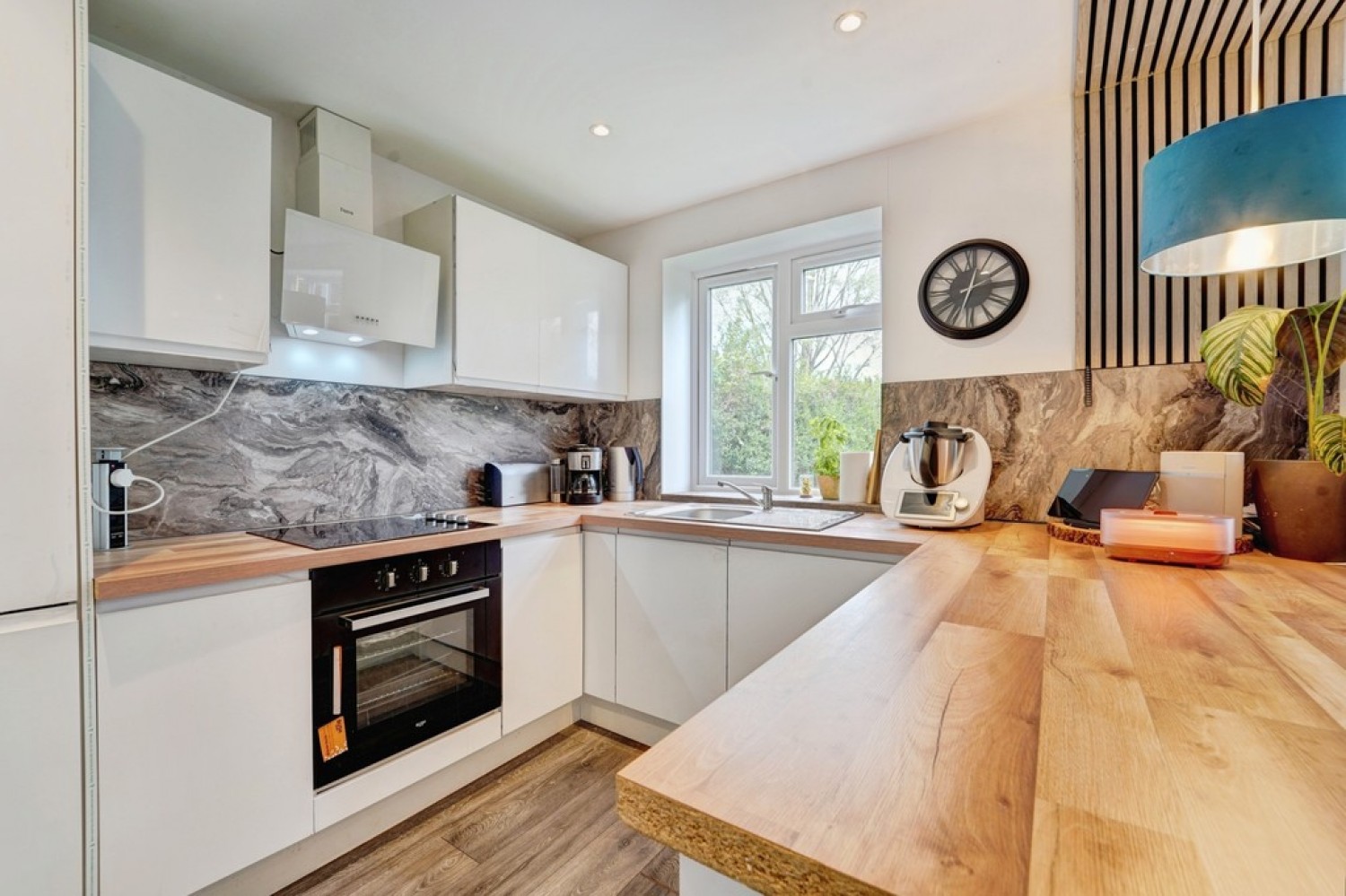4 bedroom House for Sale Barkers Lane, Bedford