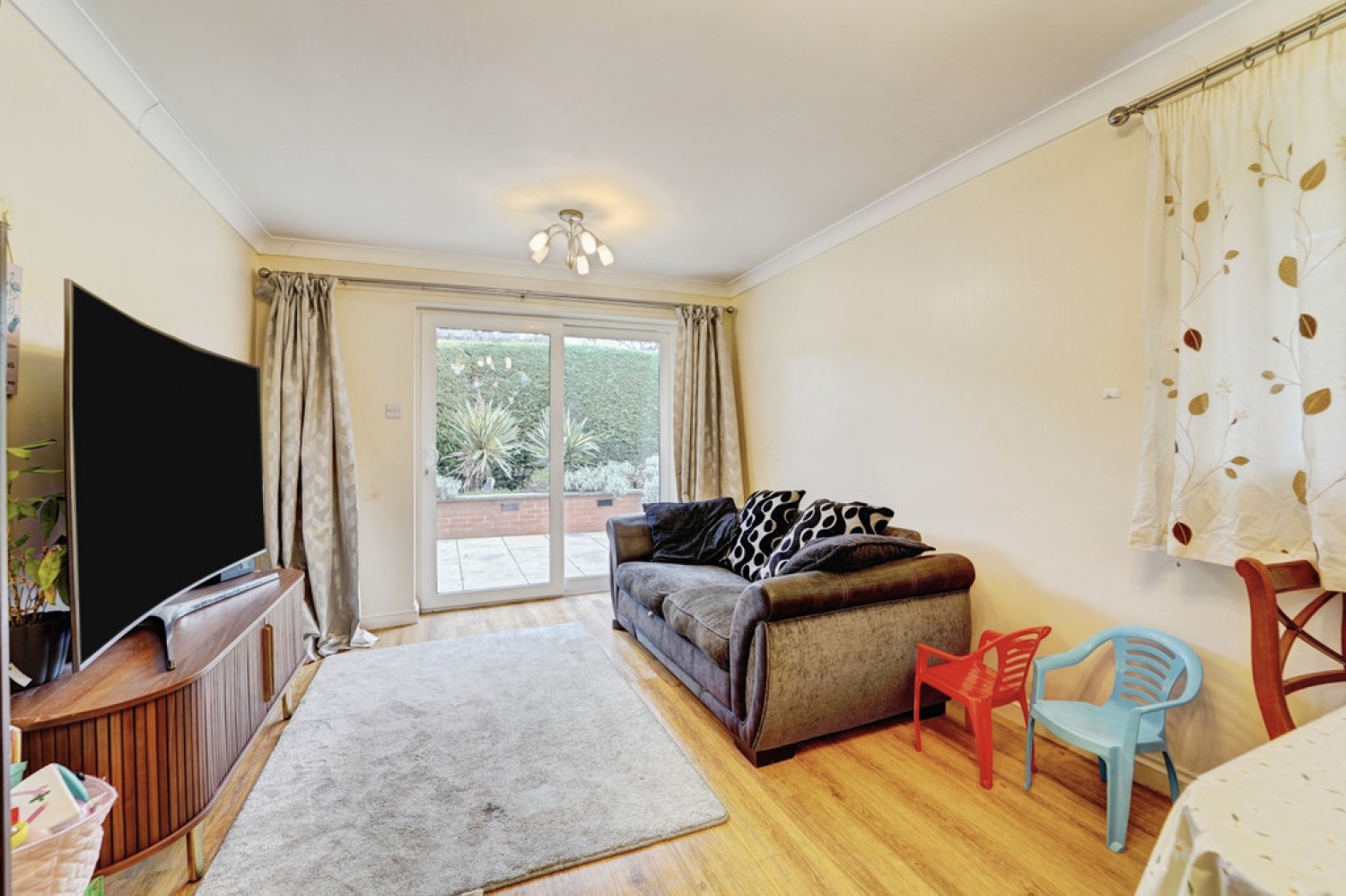 2 bedroom Flat for Sale Garden Flat, De Parys Lodge, De Parys Avenue,