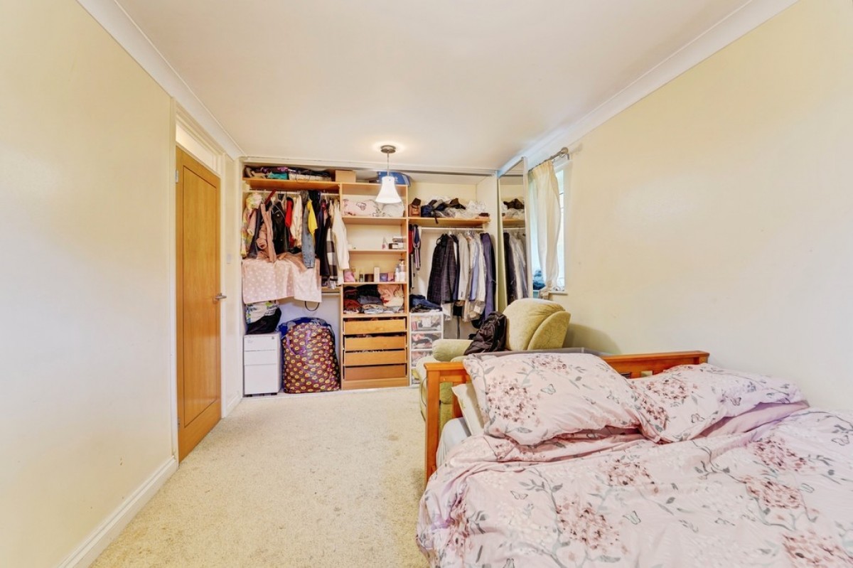 Garden Flat, De Parys Lodge, De Parys Avenue,