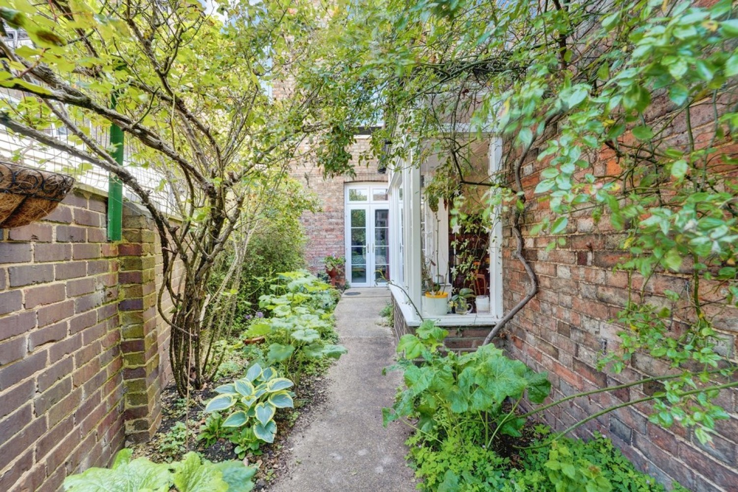 8 bedroom House for Sale Chaucer Road , Bedford