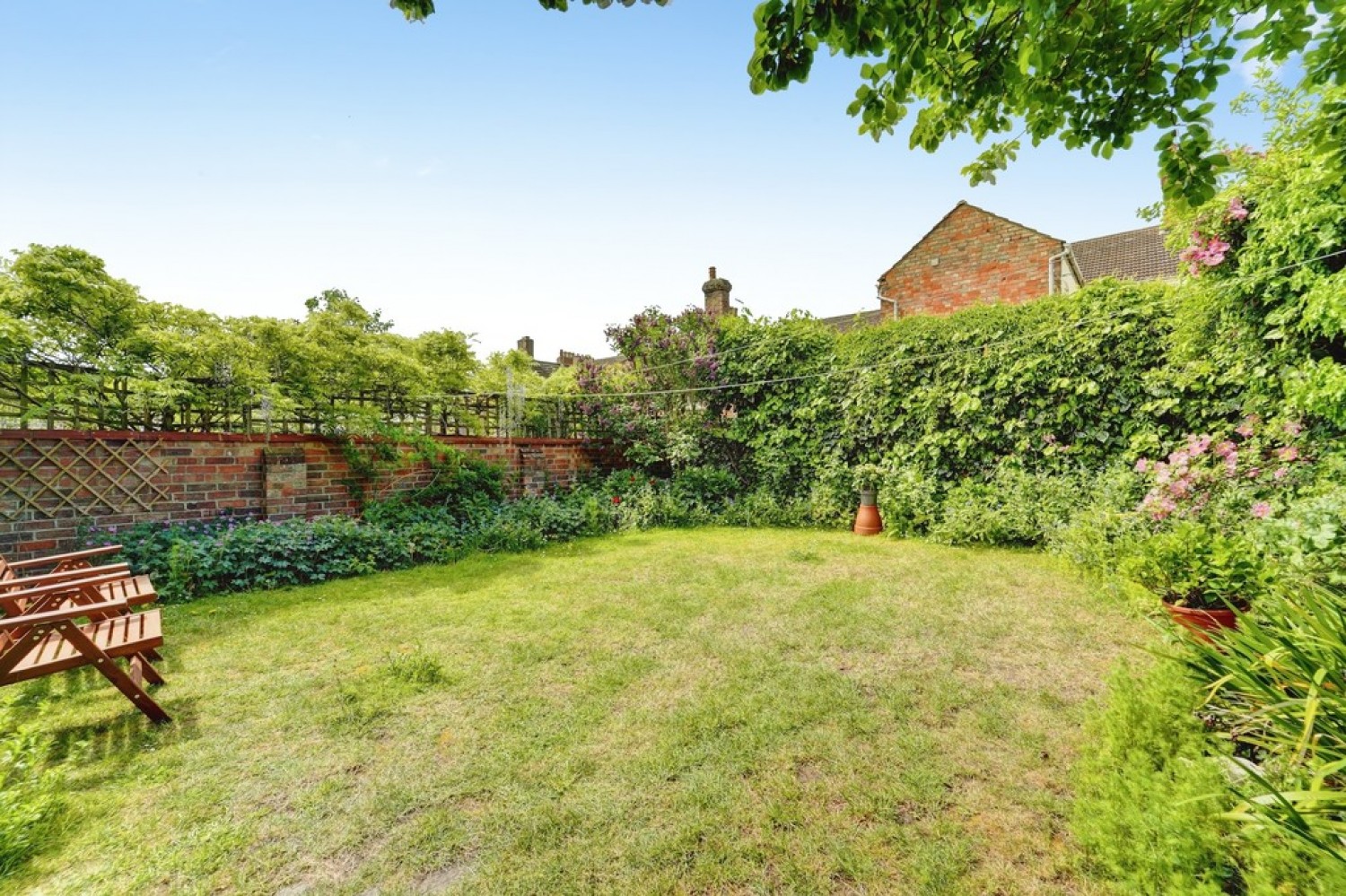8 bedroom House for Sale Chaucer Road , Bedford