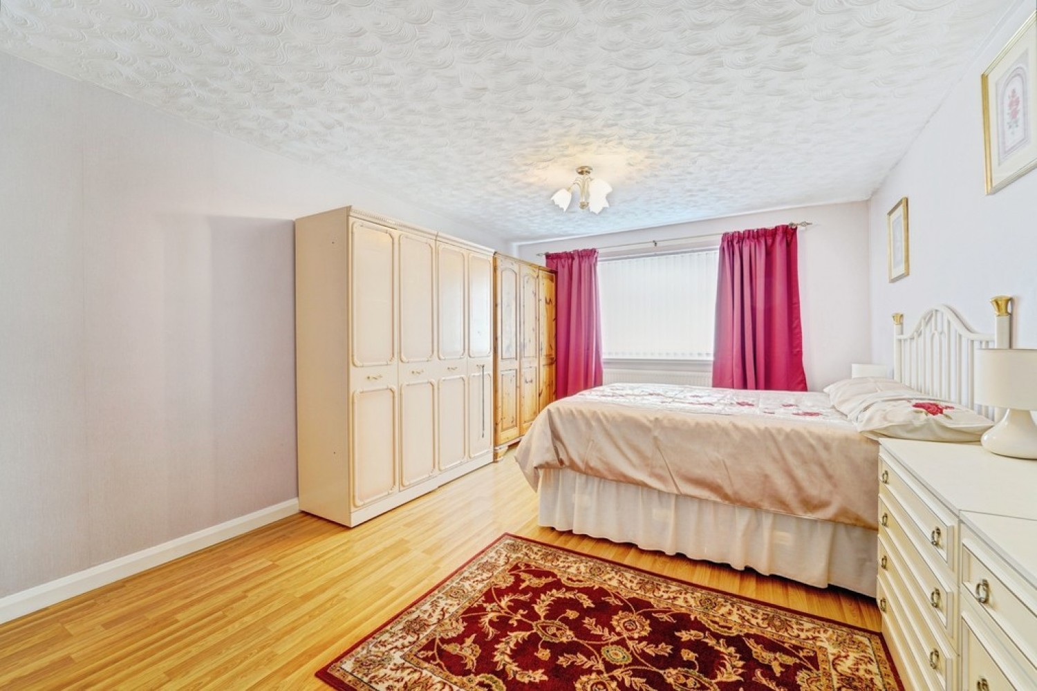 4 bedroom Bungalow for Sale Barnstaple Road, Bedford