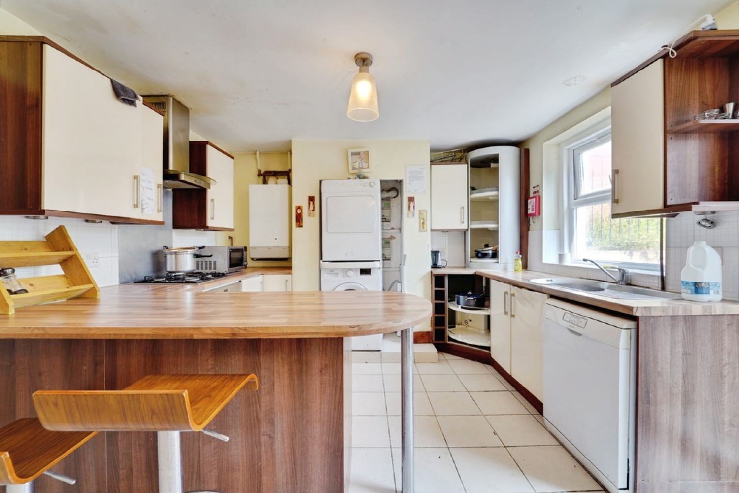 6 bedroom House for Sale Alexandra Road, Bedford