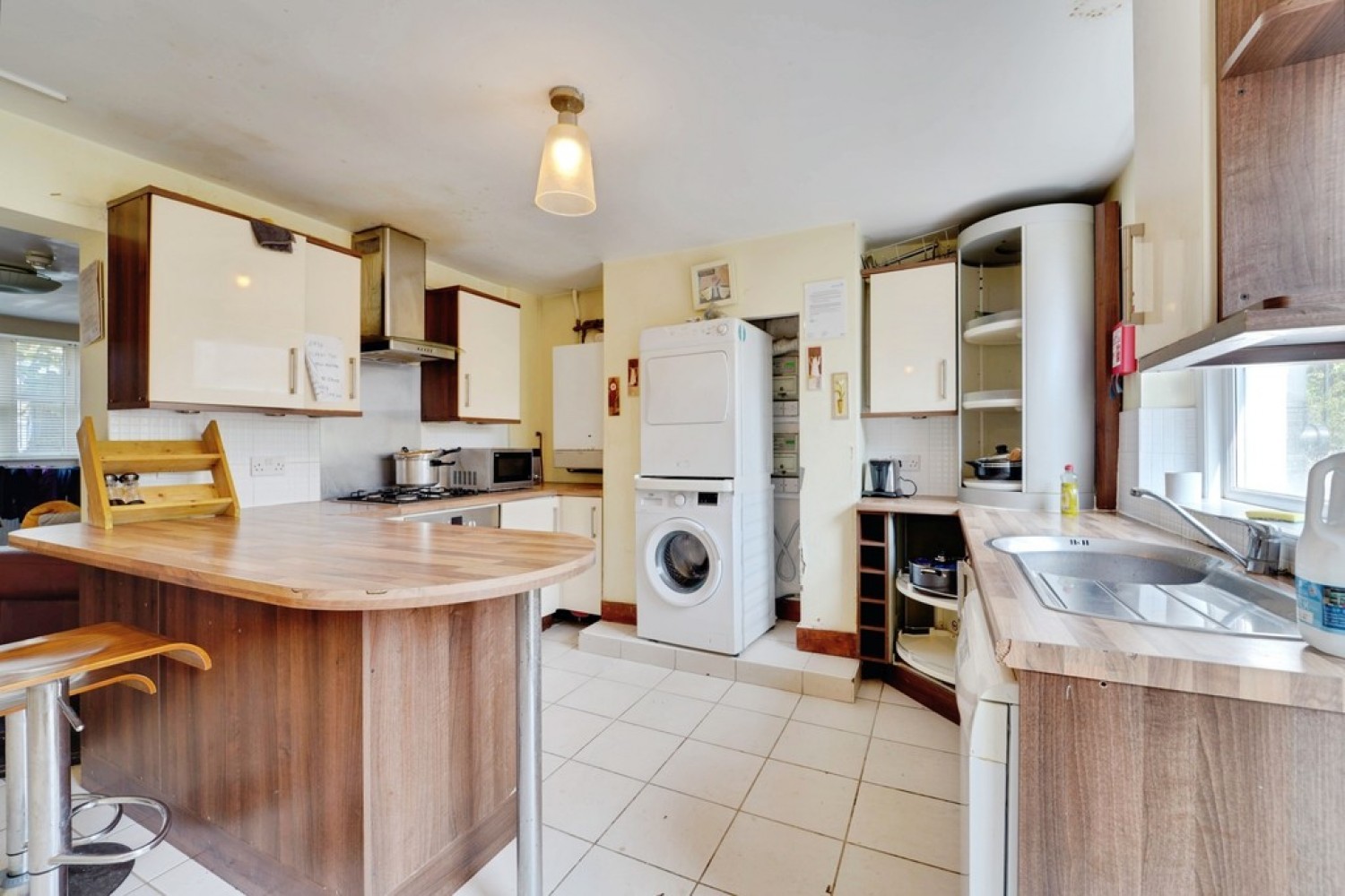 6 bedroom House for Sale Alexandra Road, Bedford