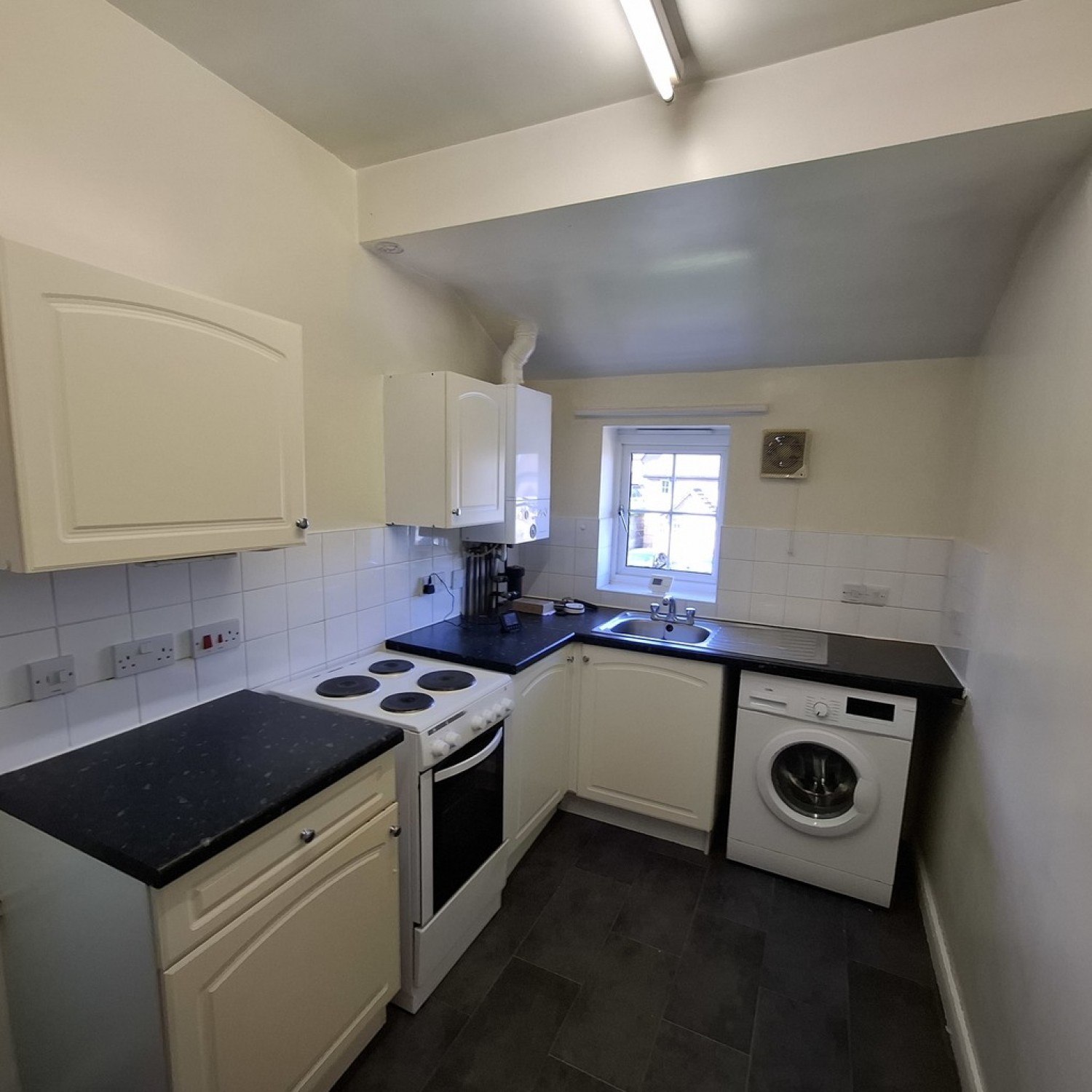 2 bedroom Flat for Letting The Pines, WORKSOP