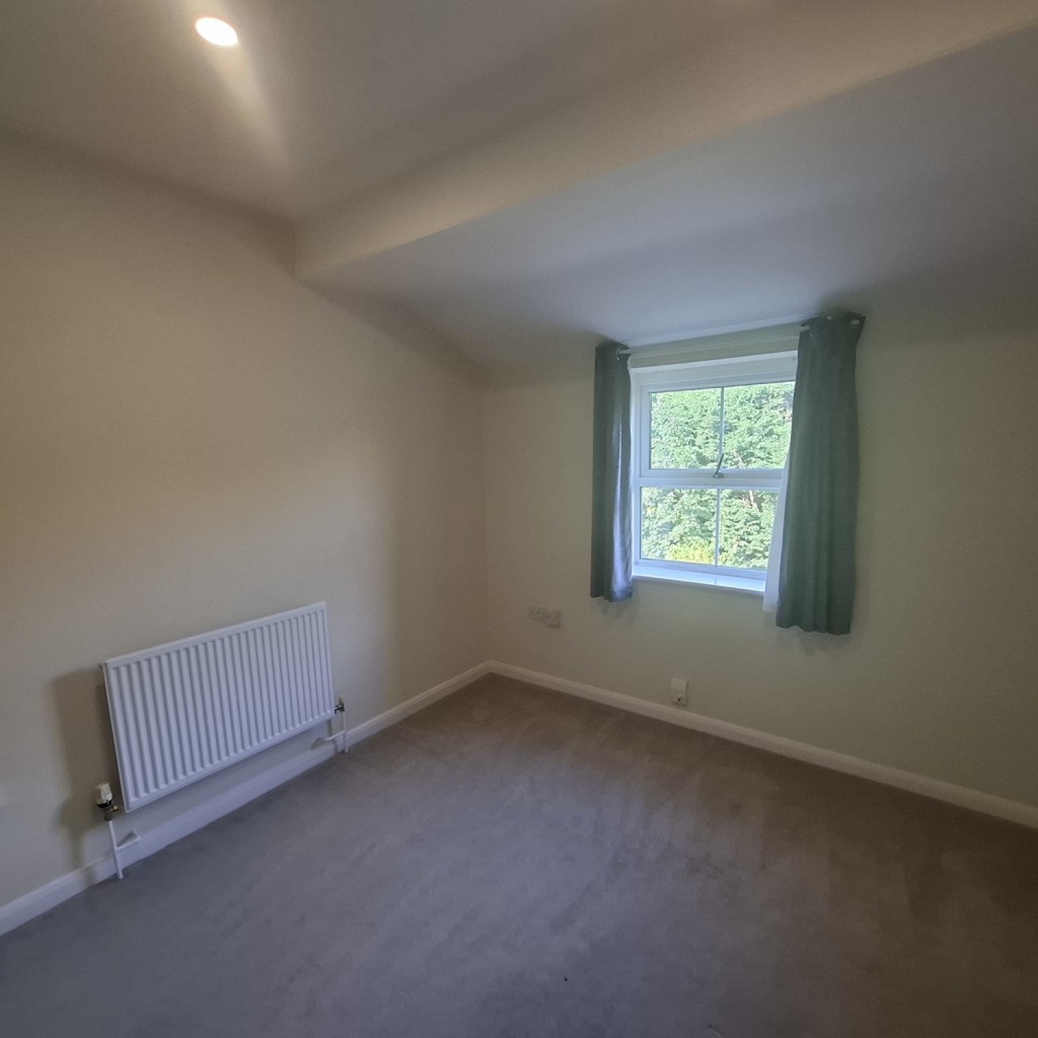 2 bedroom Flat for Letting The Pines, Worksop