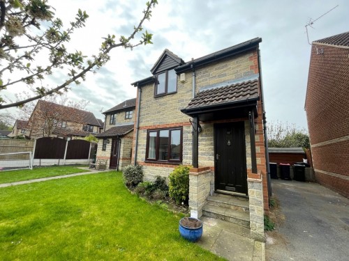 Poynton Drive, Throapham