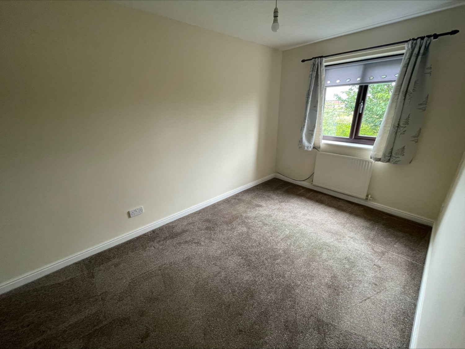 Poynton Drive, Throapham