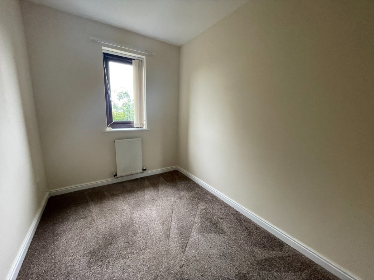 Poynton Drive, Throapham