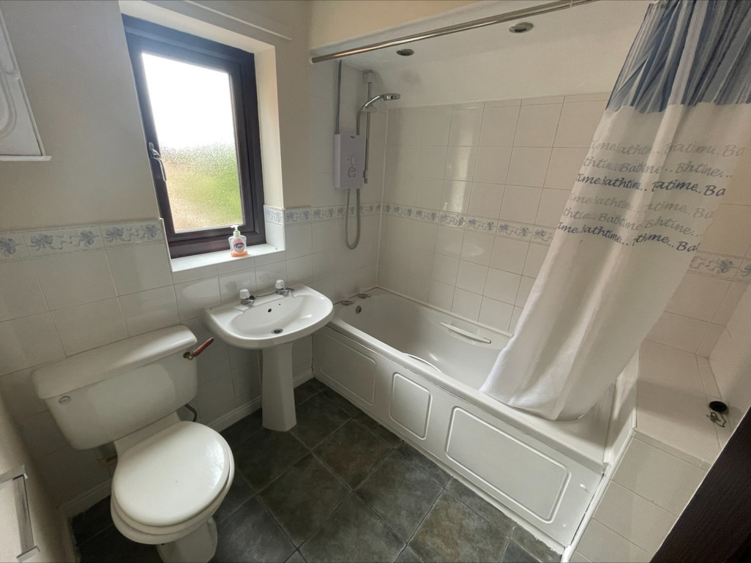 Poynton Drive, Throapham