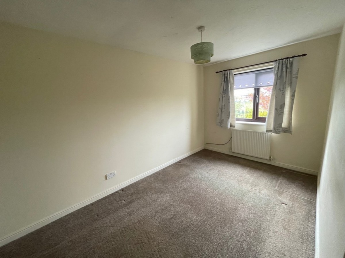 Poynton Drive, Throapham