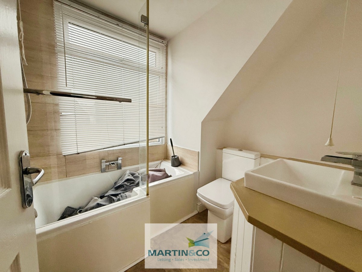 Southfarm Avenue , Harthill