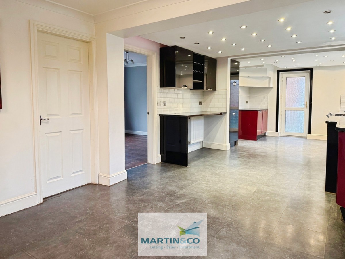 Southfarm Avenue , Harthill