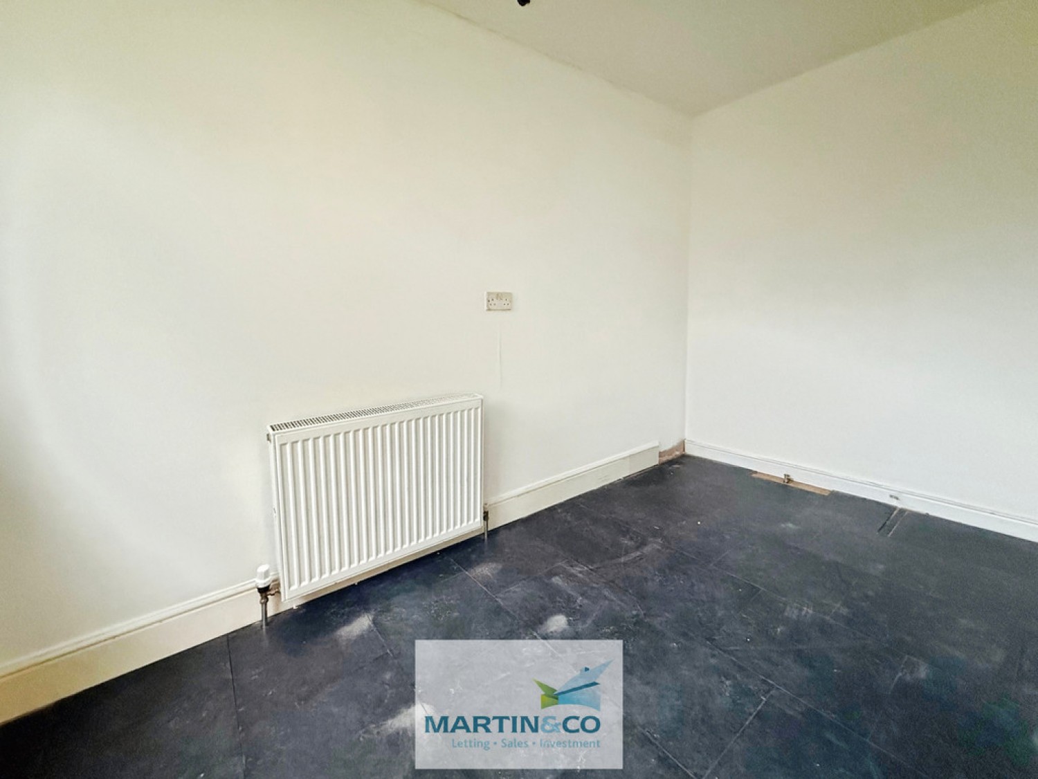 4 bedroom House in Southfarm Avenue , Harthill