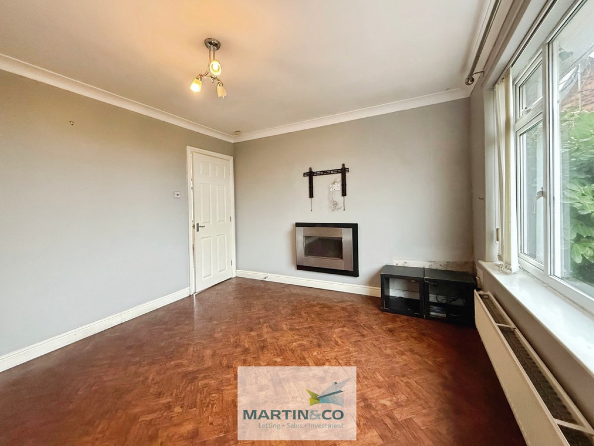 Southfarm Avenue , Harthill