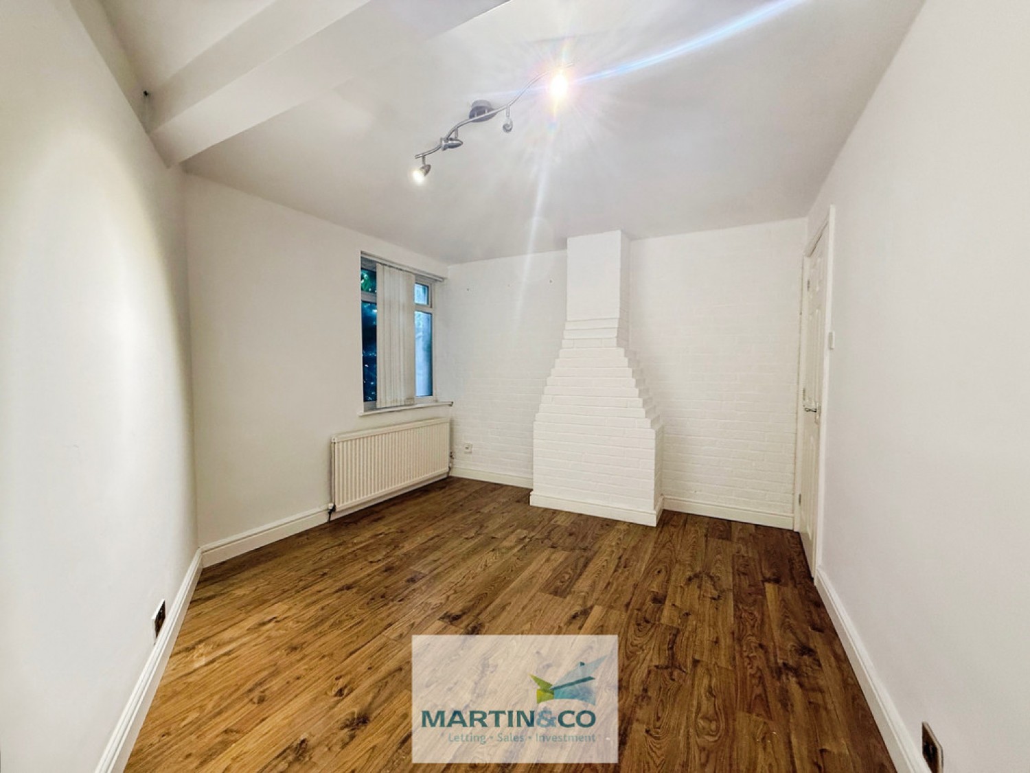 4 bedroom House in Southfarm Avenue , Harthill