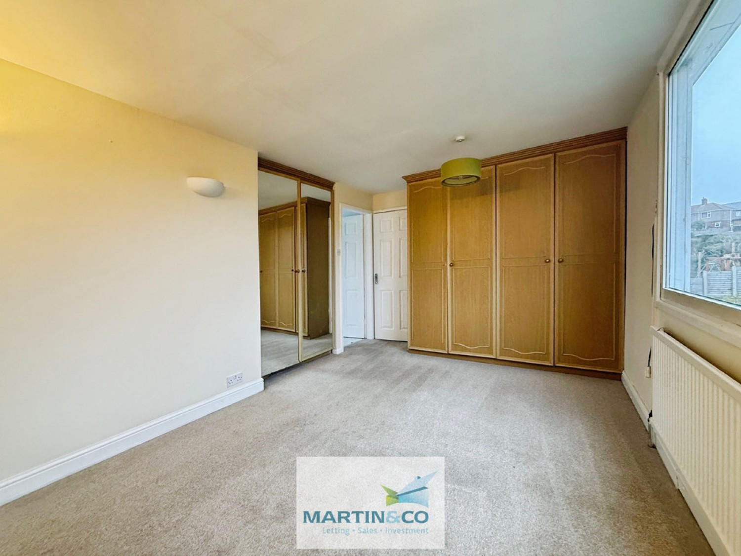 4 bedroom House in Southfarm Avenue , Harthill