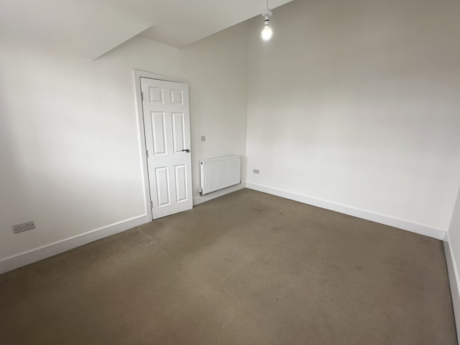 2 bedroom Flat for Letting Old School Lane, Creswell, Worksop