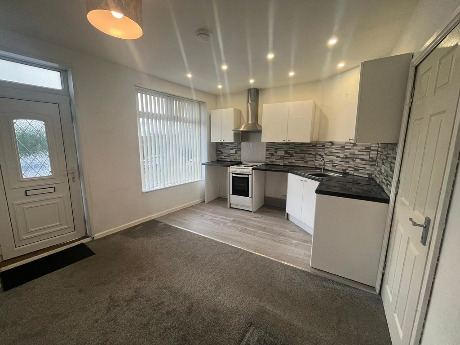 1 bedroom Flat for Letting Station Road, Kiveton Park