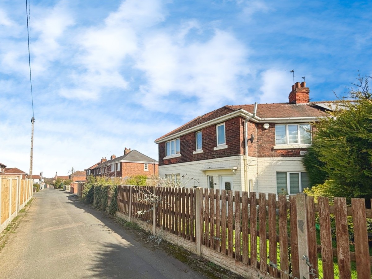 Highfield Lane, Manton