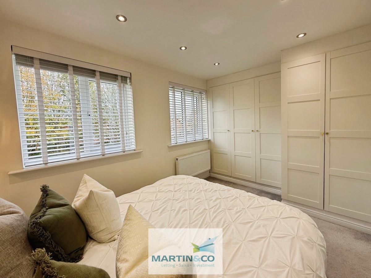 Model View, Creswell