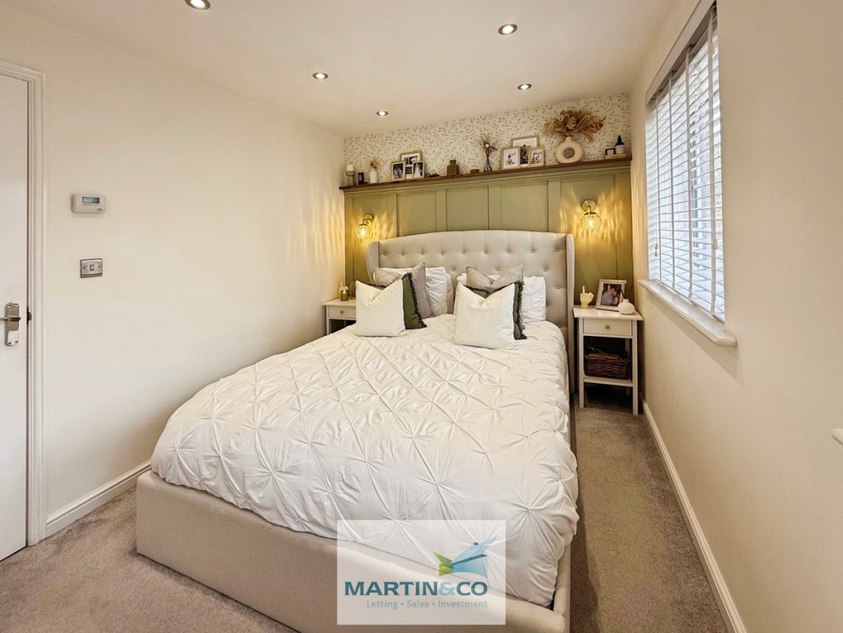 Model View, Creswell