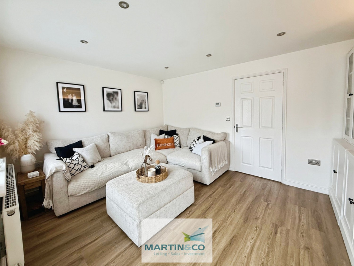 Model View, Creswell