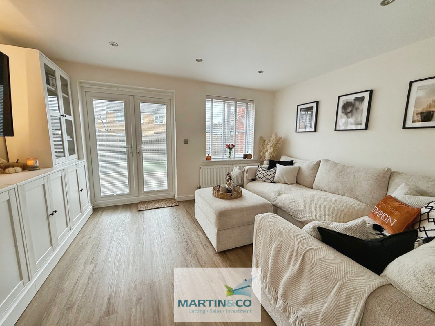 Model View, Creswell