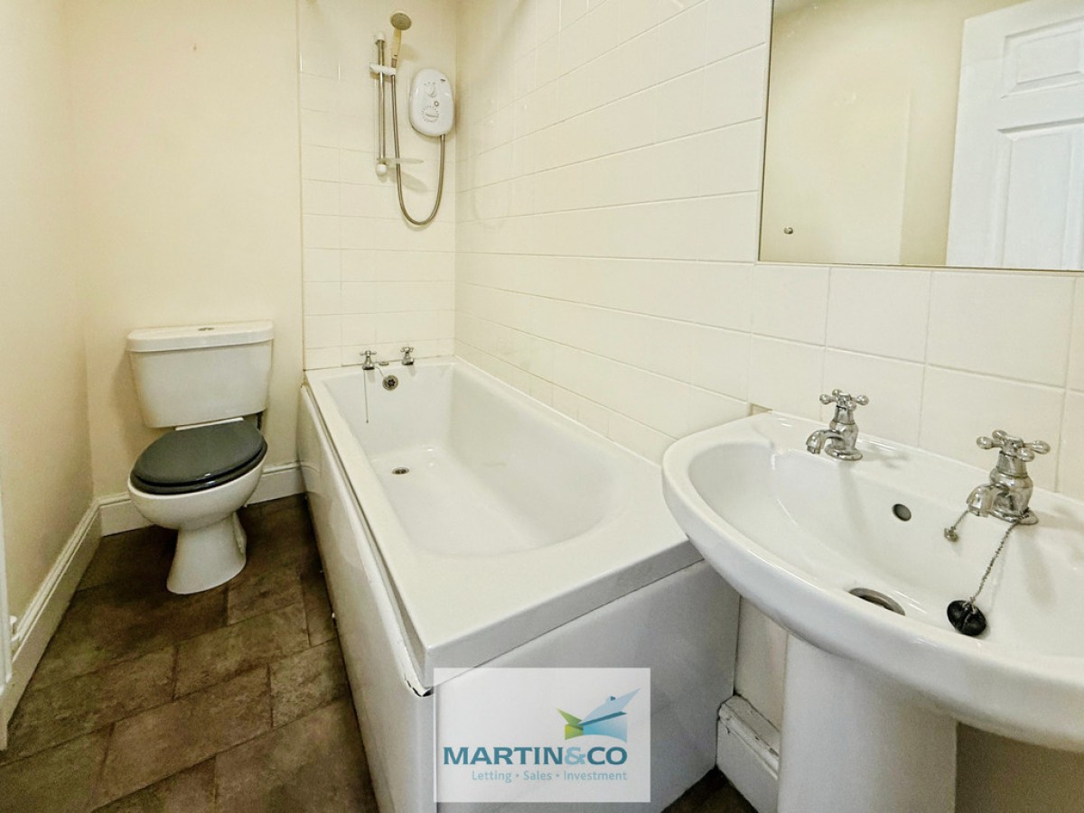 Glaisdale Court, Laughton Common