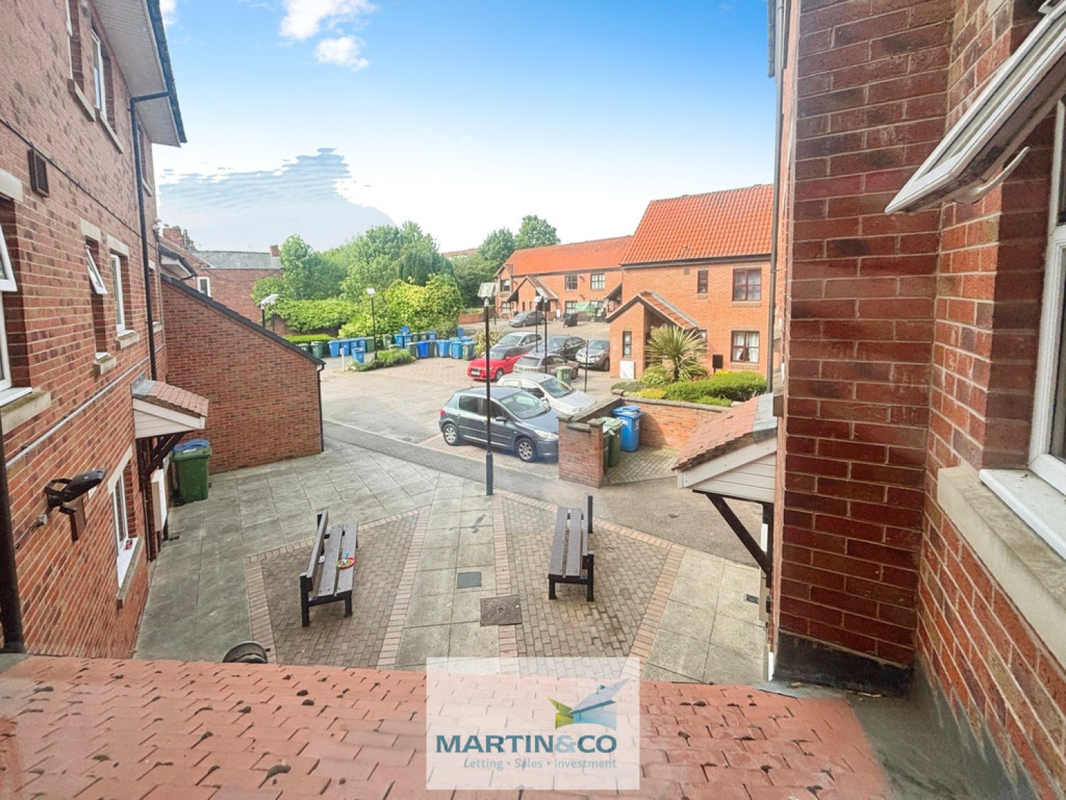 2 bedroom Flat for Sale The Croft, Potter Street