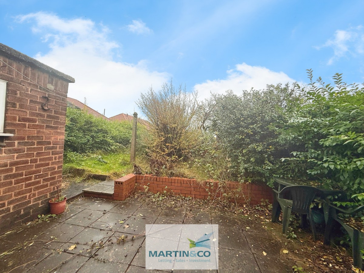 West Street, Creswell