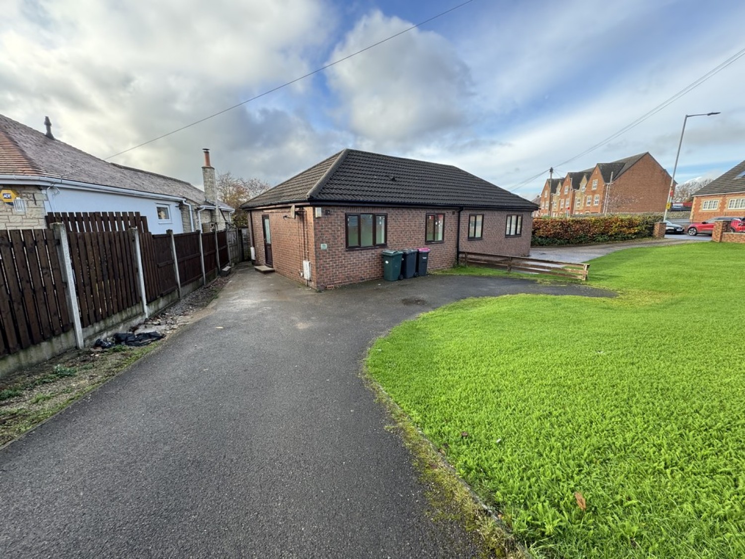 Kiveton Lane, Todwick