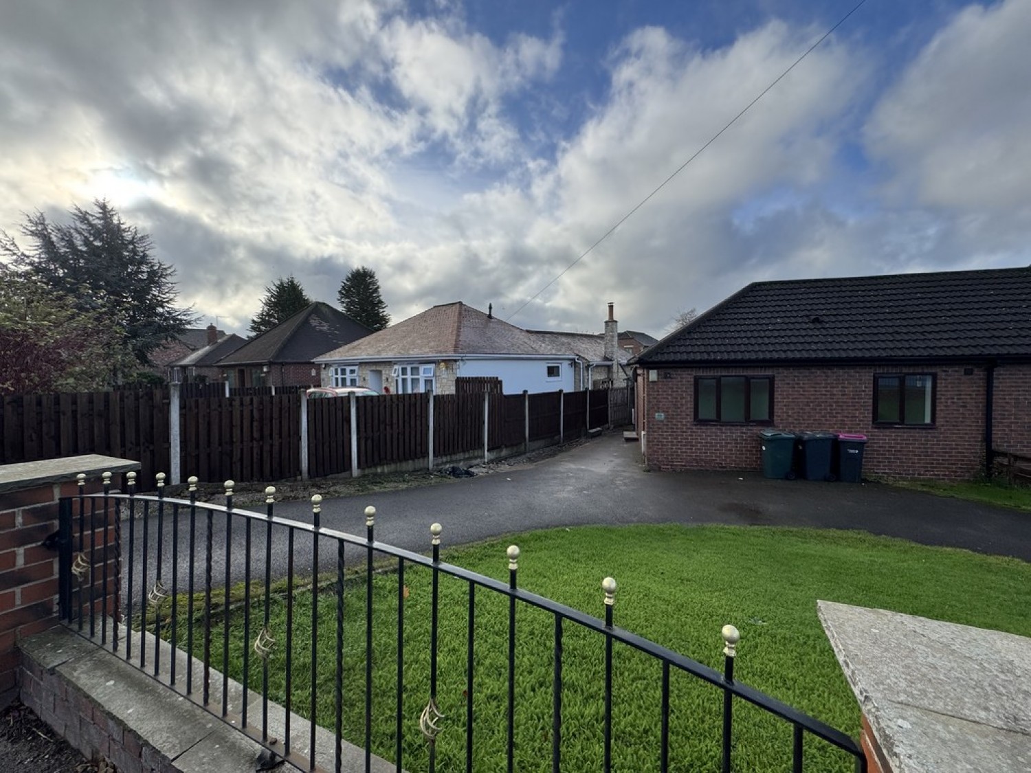 Kiveton Lane, Todwick