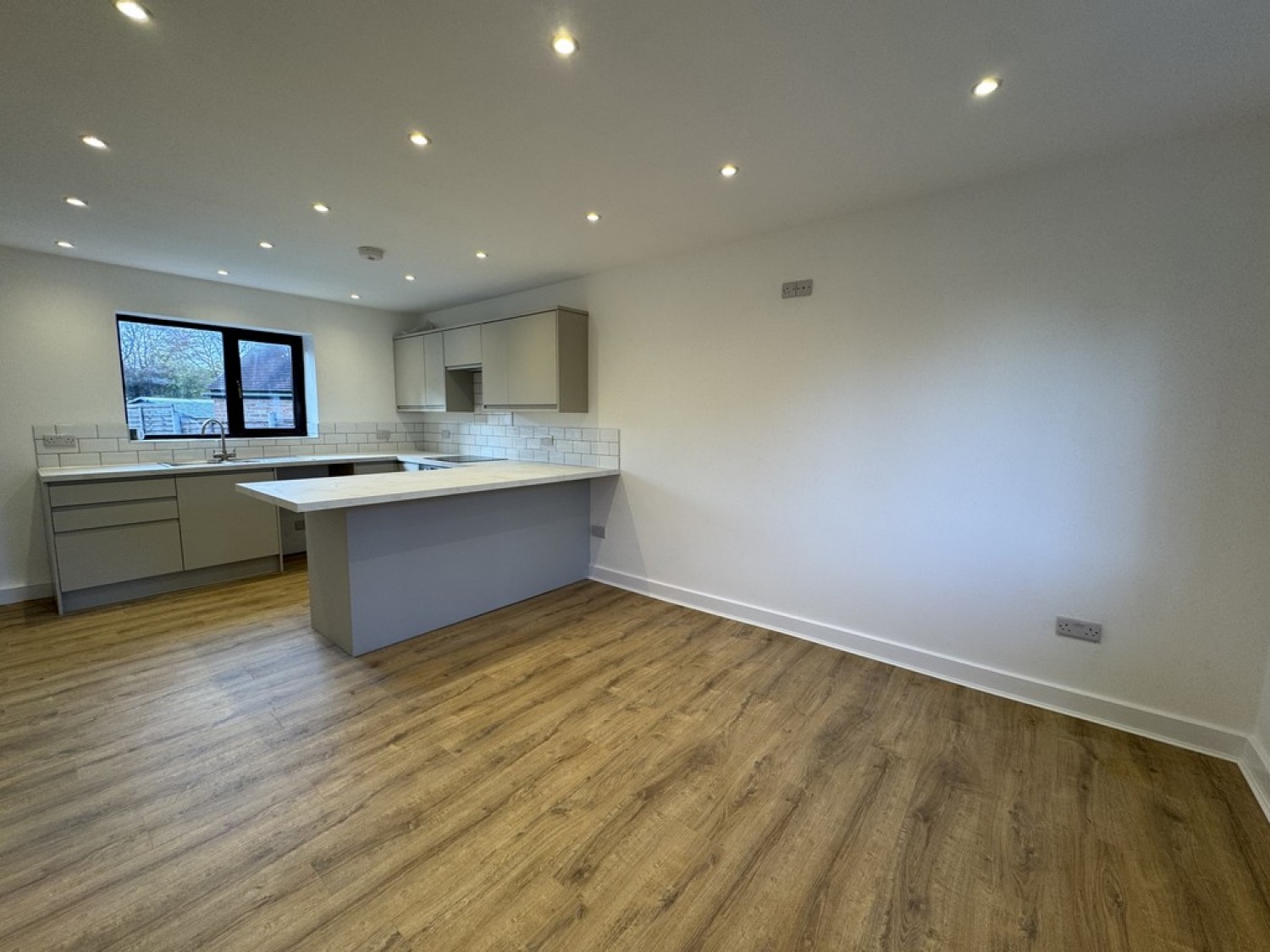 Kiveton Lane, Todwick