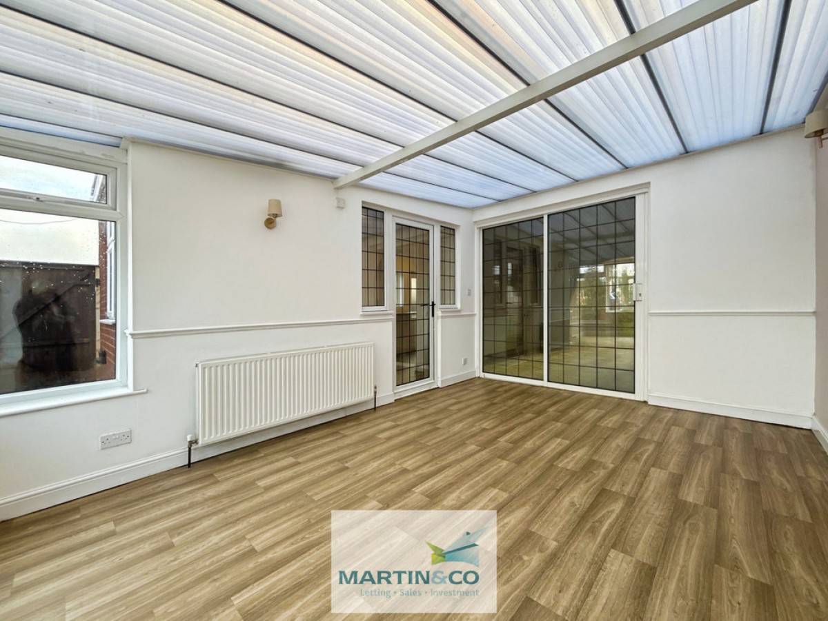 Mansfield Road , Worksop