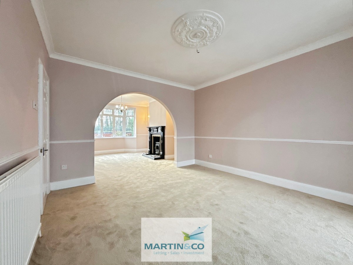 Mansfield Road , Worksop