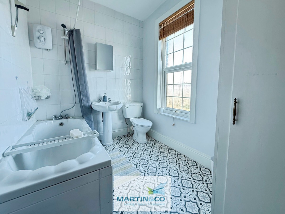 Sheffield Road , Creswell, Worksop