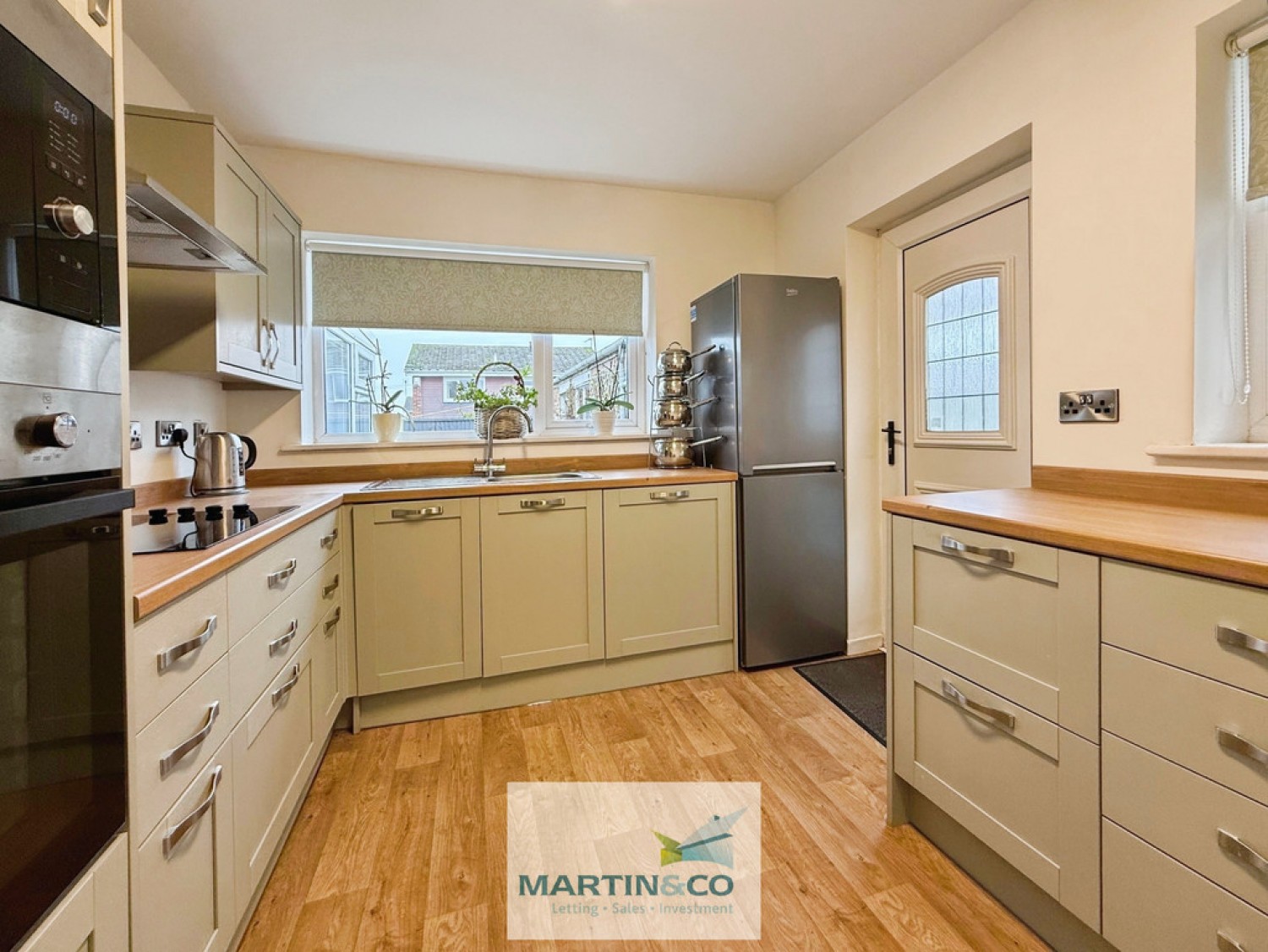 2 bedroom Bungalow for Sale Carisbrook Road , Carlton In Lindrick , Worksop