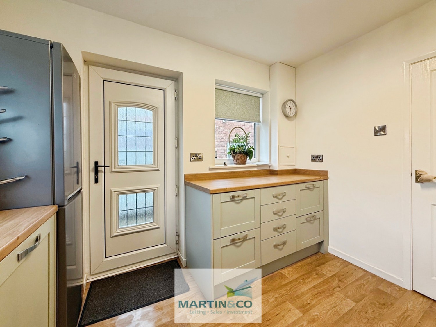 2 bedroom Bungalow for Sale Carisbrook Road , Carlton In Lindrick , Worksop