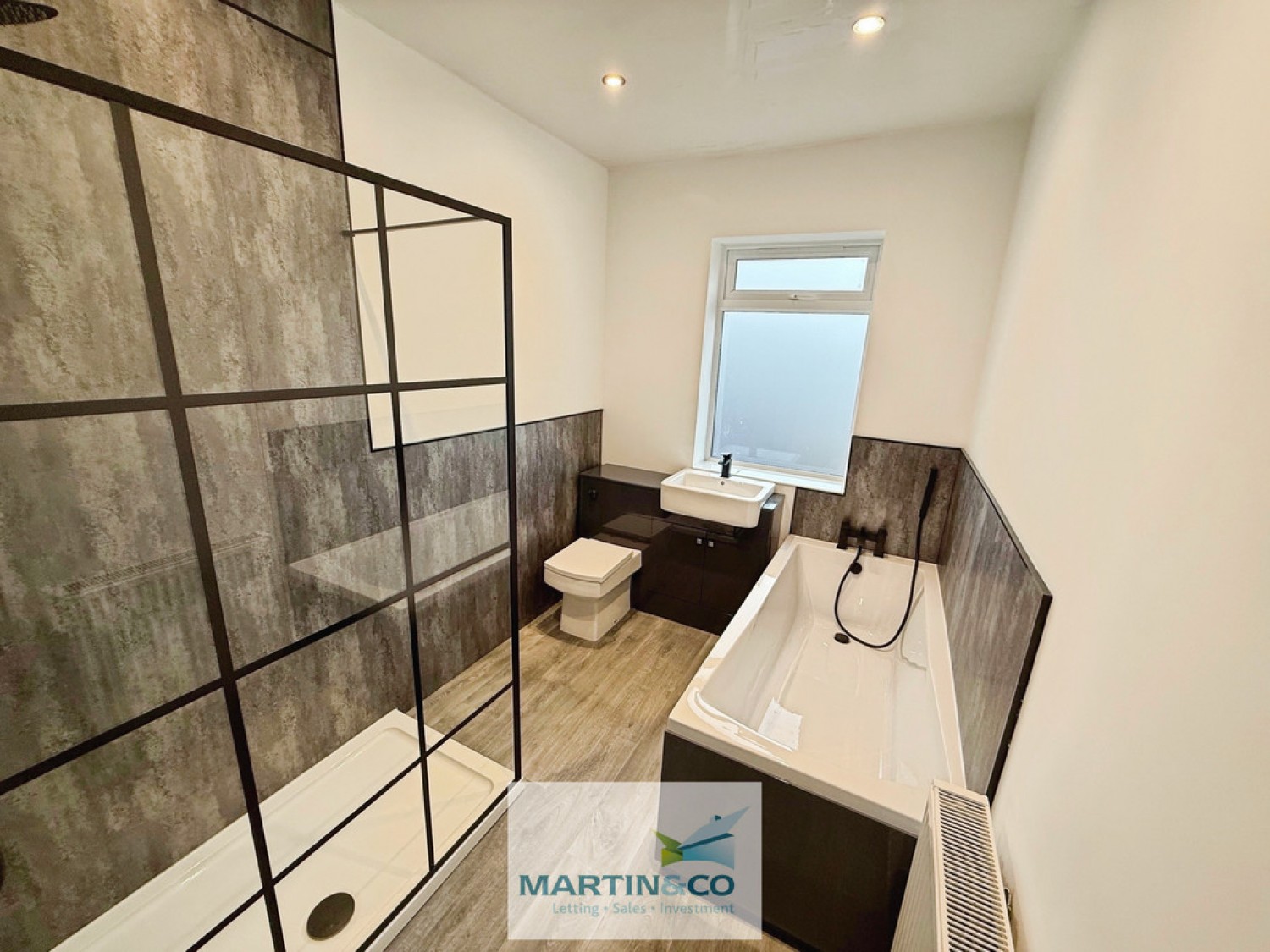 2 bedroom House in Lowgates, Staveley , Chesterfield