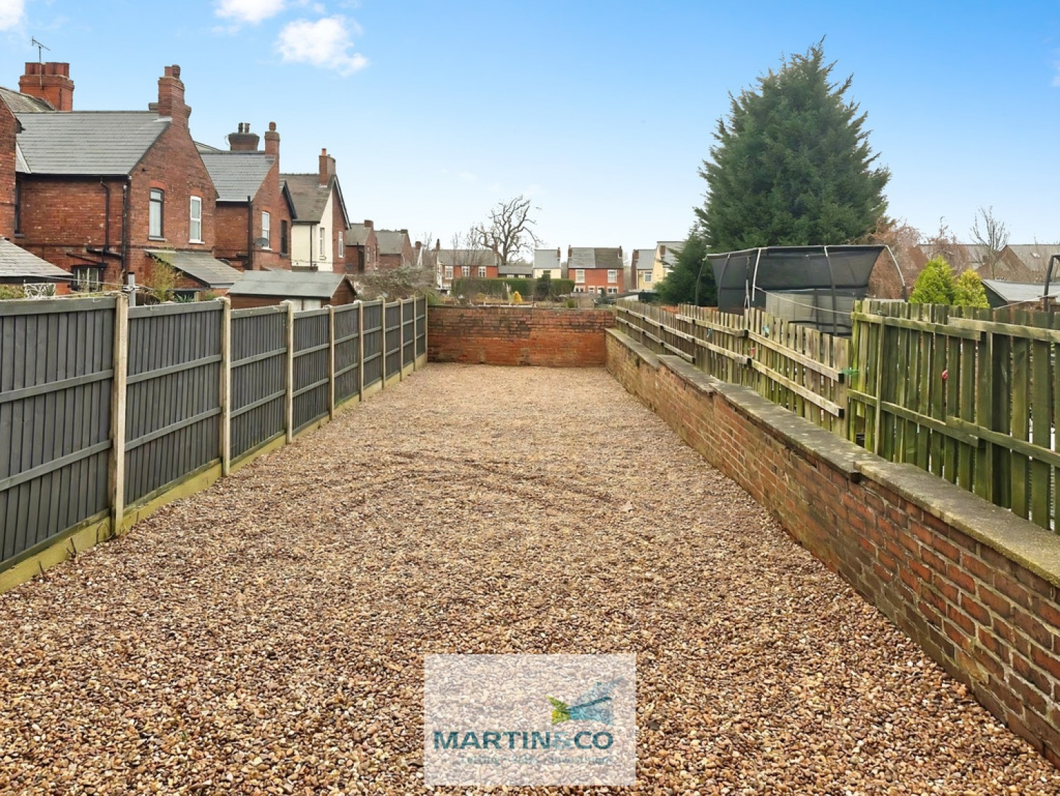 2 bedroom House in Lowgates, Staveley , Chesterfield